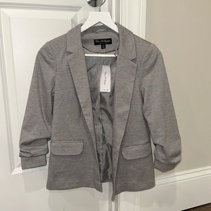 Gray mid arm blazer